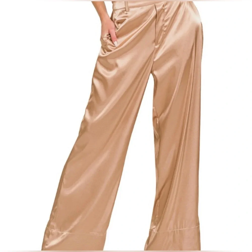 ✨ NWT Champagne Satin Wide-Leg Trousers – Luxe, Elegant & Effortlessly Chic ✨ - Picture 2 of 7